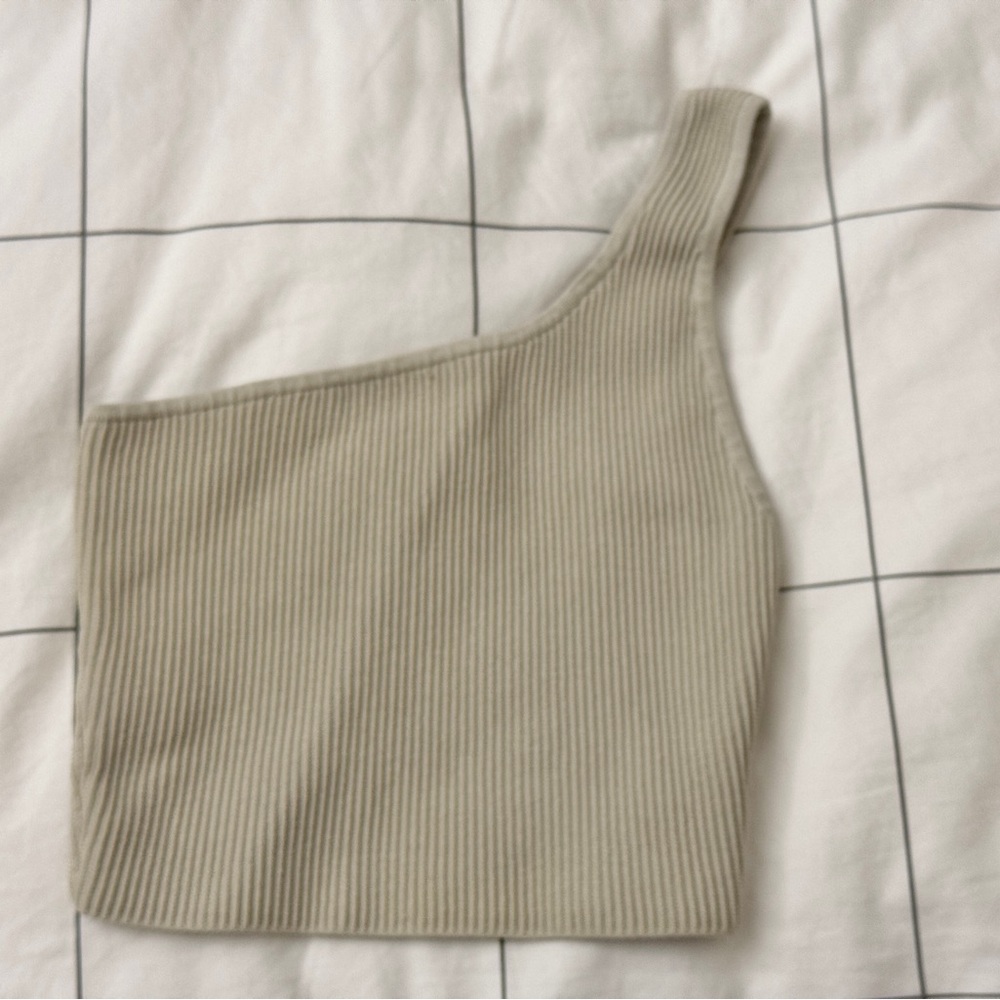 Babaton Cream Asymmetrical Ribbed Crop Tank